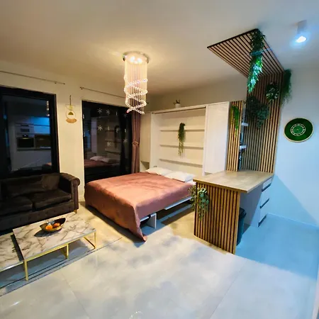 Tehelne Pole, Bajkalska 2e Pressburg