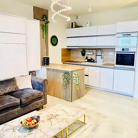 Tehelne Pole, Bajkalska 2e Pressburg